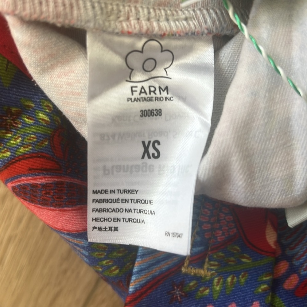 Farm Rio Blue Macaw Flight Pants NWT - Picture 12 of 13